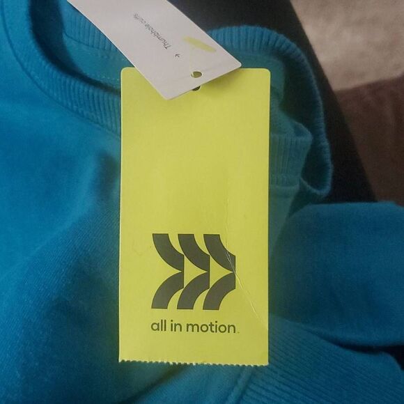 NWT ALL IN MOTION SWEATSHIRT - Picture 3 of 4
